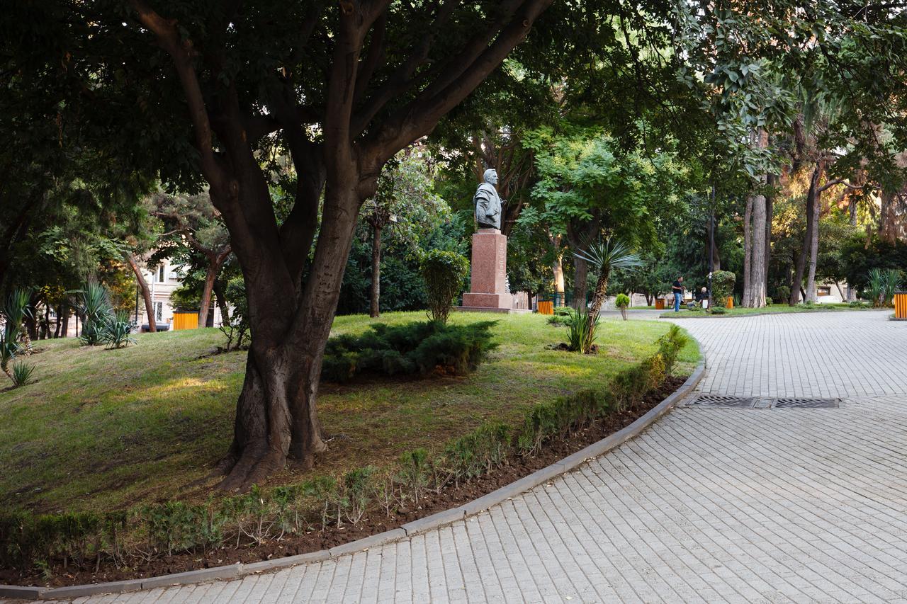 ホテル Garden Side ティビリシ エクステリア 写真